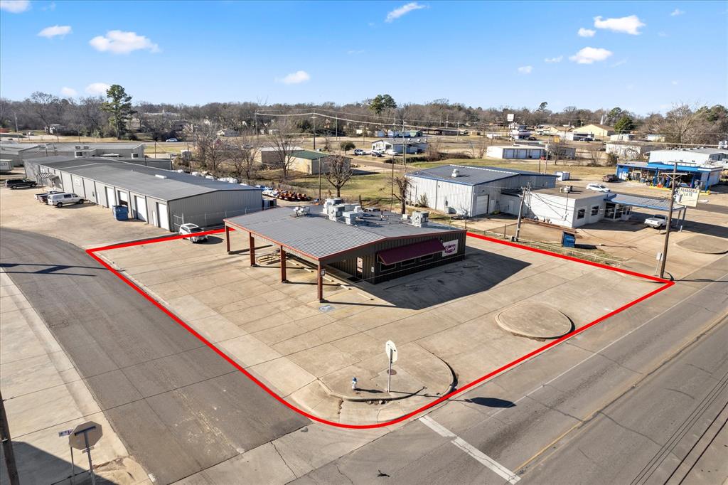 100 S Edwards Avenue Property Photo 1