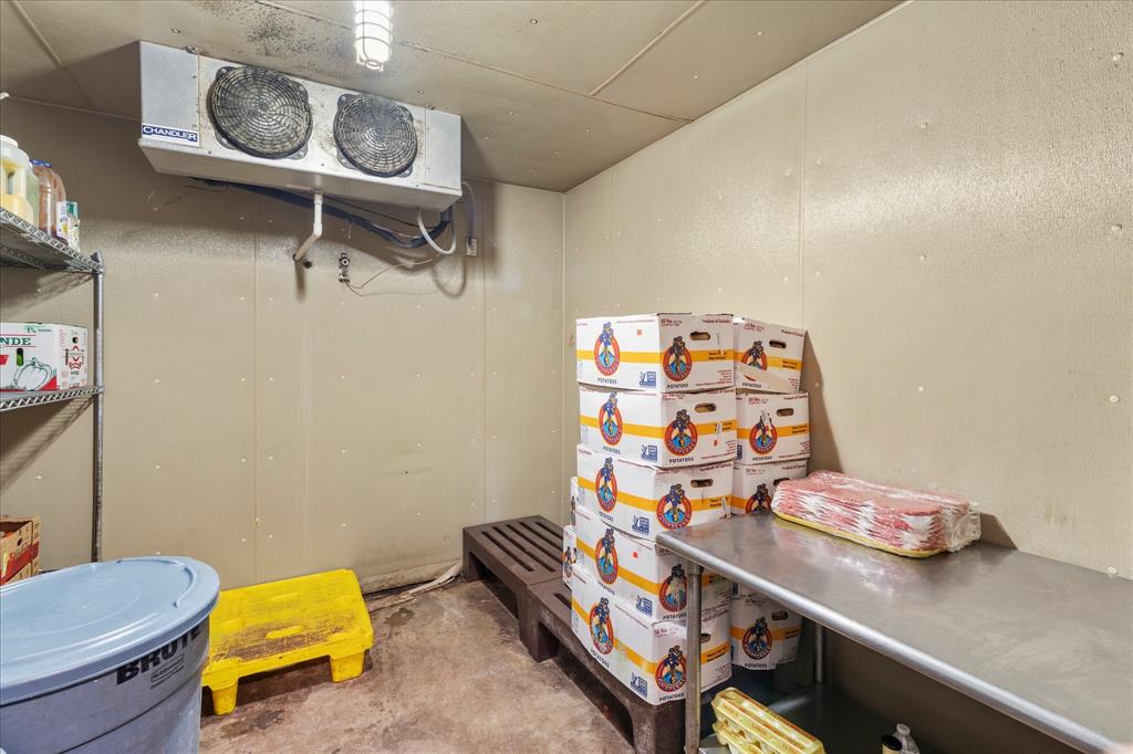 100 S Edwards Avenue Property Photo 19