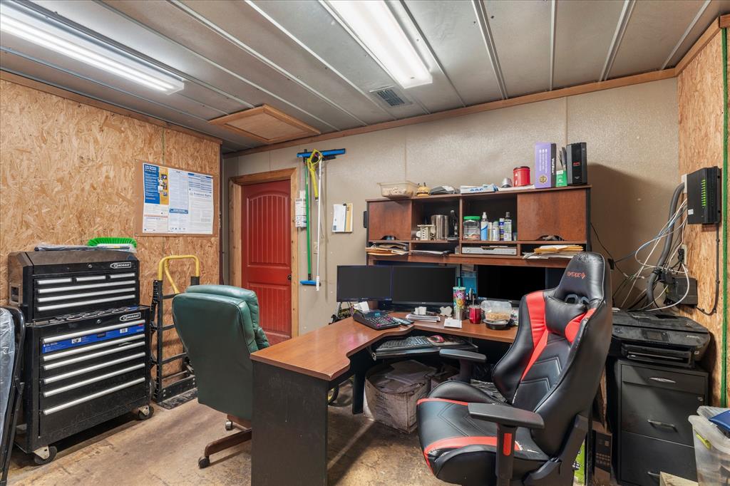 100 S Edwards Avenue Property Photo 22