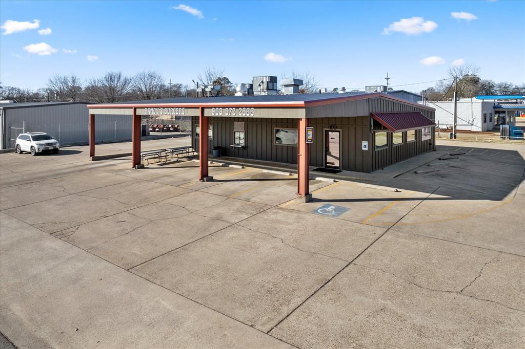 100 S Edwards Avenue Property Photo 28