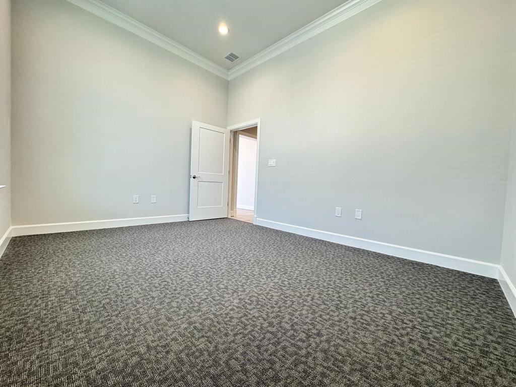 7912 Preston Road Property Photo 6
