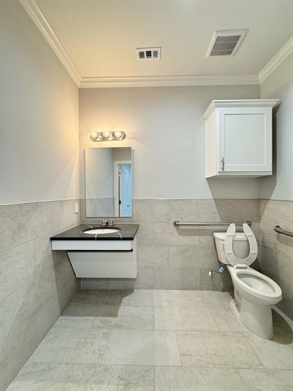 7912 Preston Road Property Photo 13