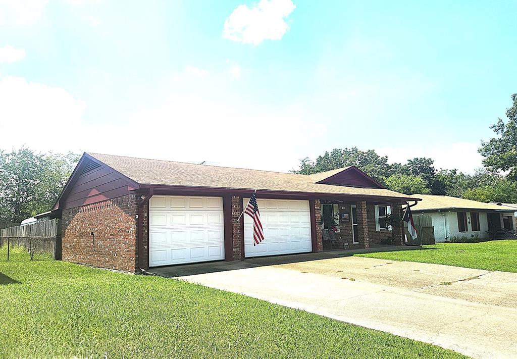 211 W Alene Drive Property Photo 1