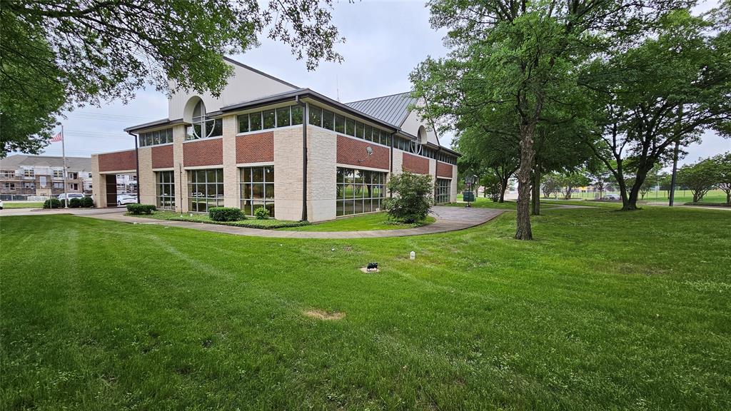 1450 Redbud Boulevard Property Photo 3