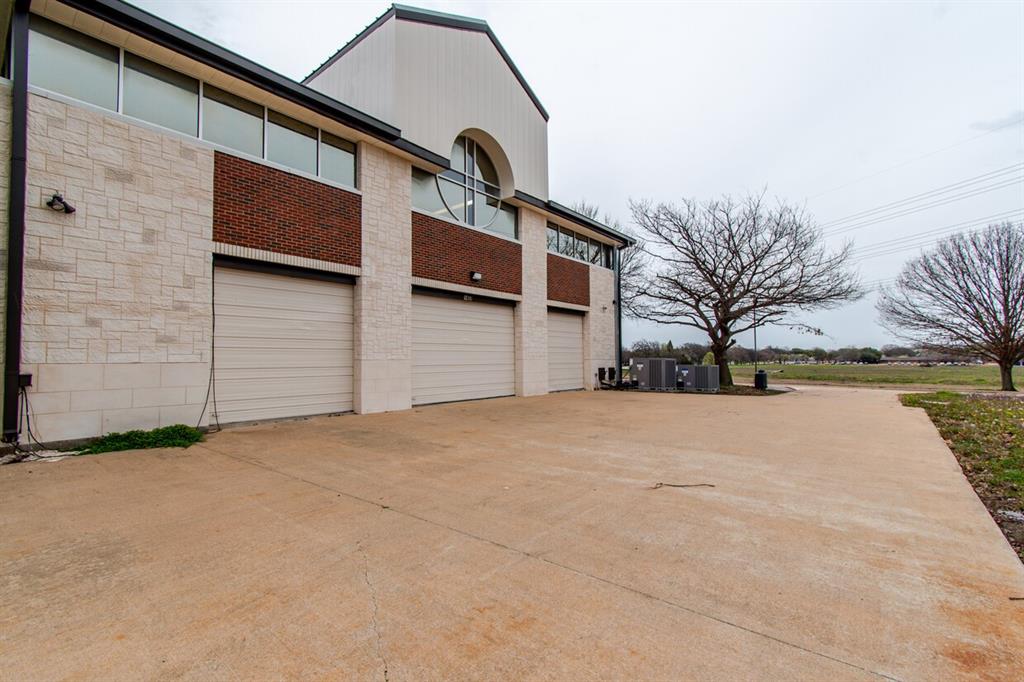 1450 Redbud Boulevard Property Photo 21