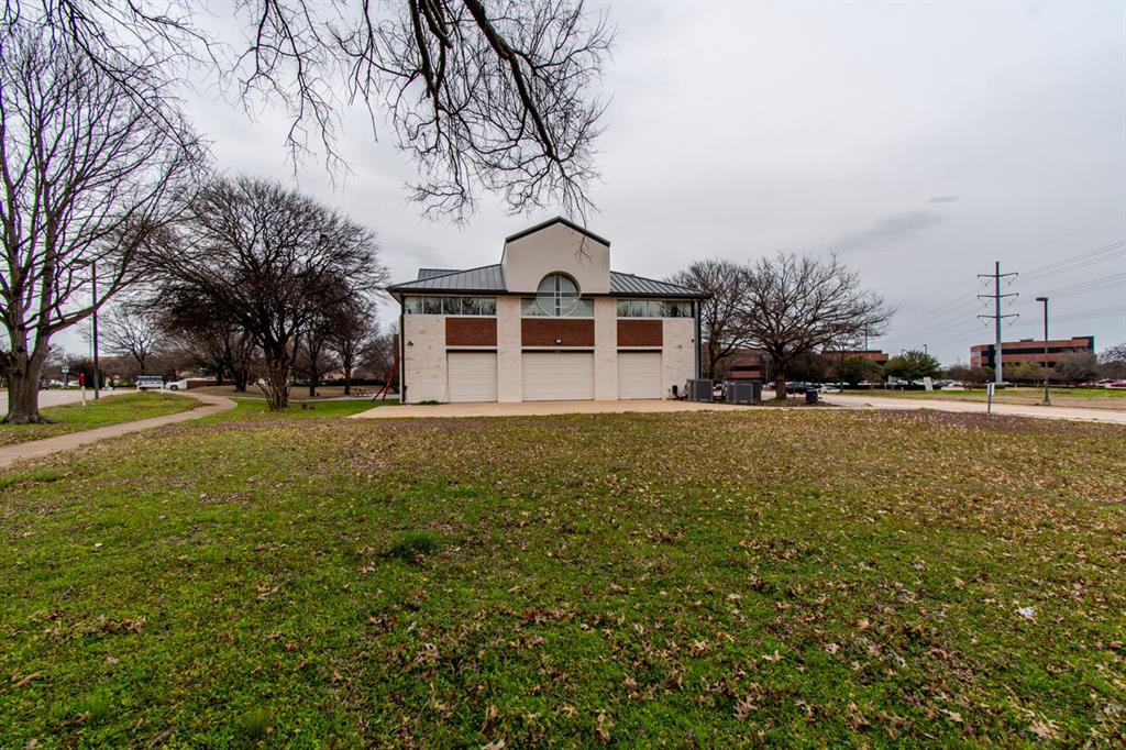 1450 Redbud Boulevard Property Photo 26