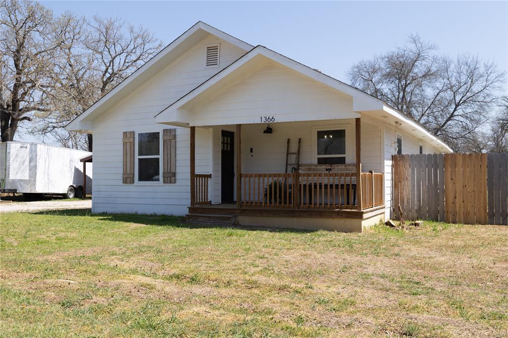 1366 Salesville Road Property Photo 3