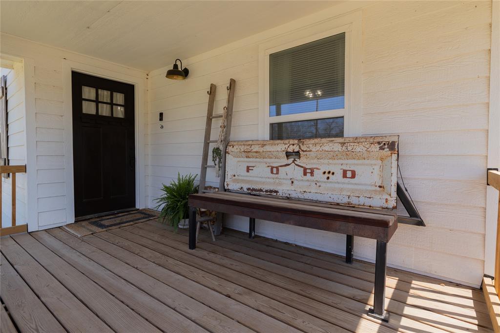 1366 Salesville Road Property Photo 5