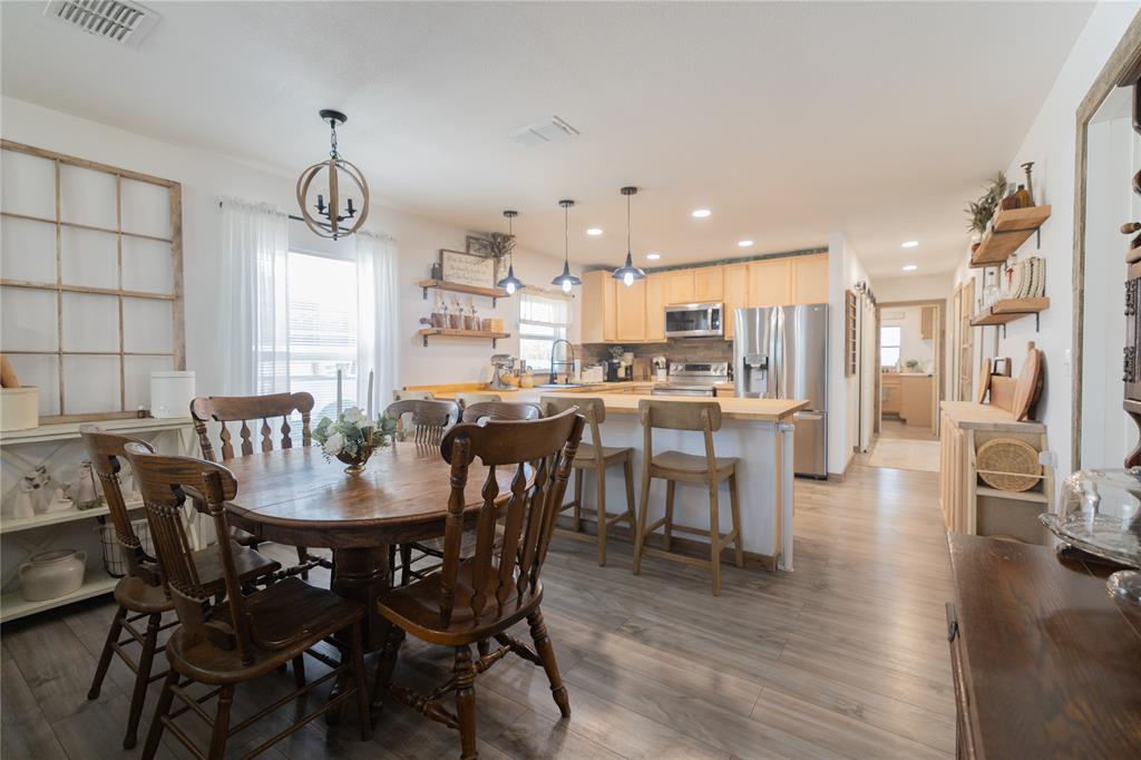 1366 Salesville Road Property Photo 8