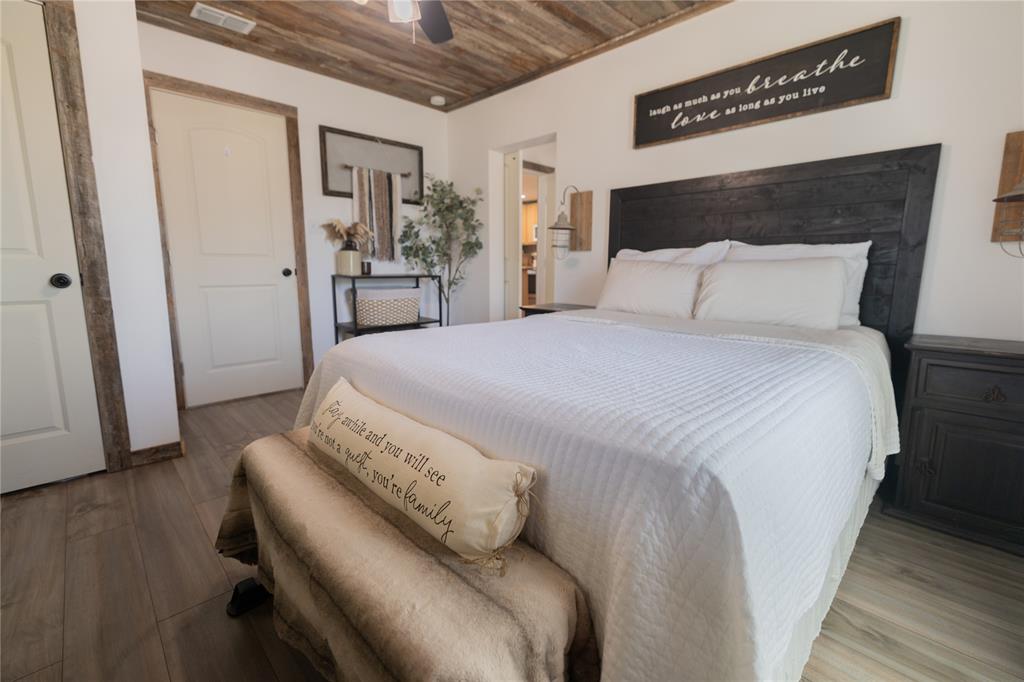 1366 Salesville Road Property Photo 12