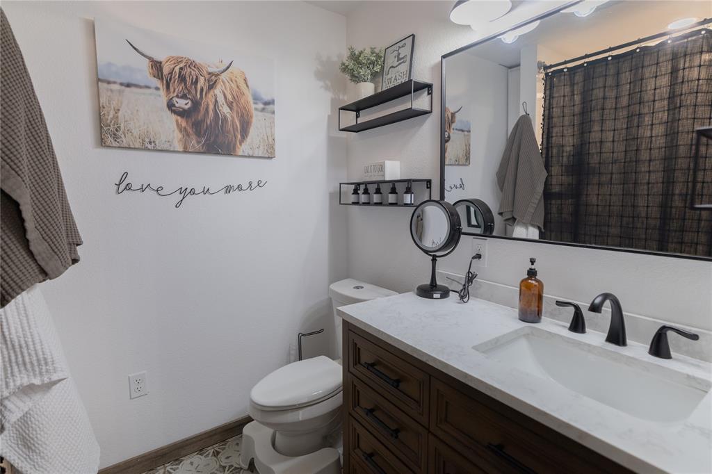 1366 Salesville Road Property Photo 20