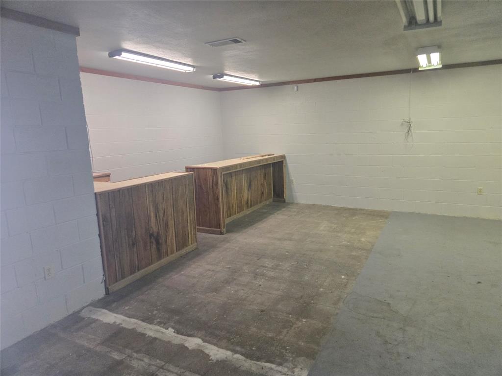 4208 Benbrook Highway Property Photo 3