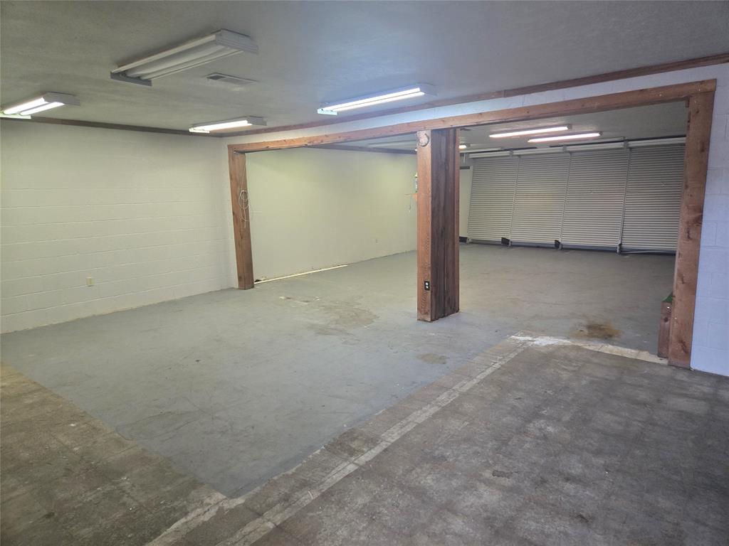 4208 Benbrook Highway Property Photo 4