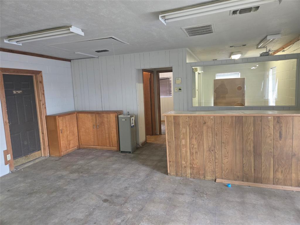 4208 Benbrook Highway Property Photo 5