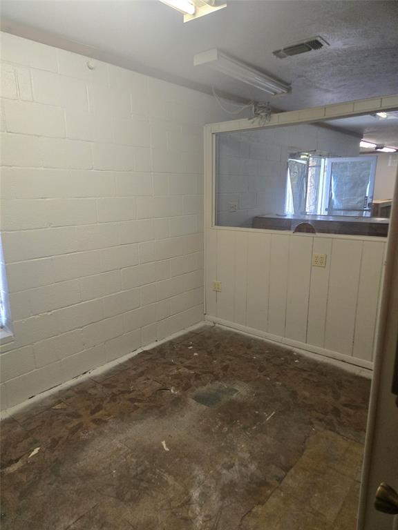 4208 Benbrook Highway Property Photo 8