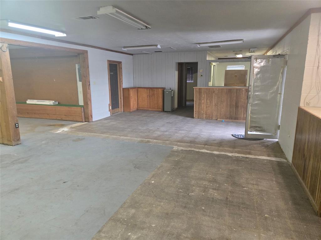 4208 Benbrook Highway Property Photo 9