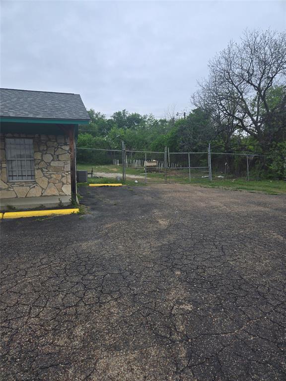 4208 Benbrook Highway Property Photo 20