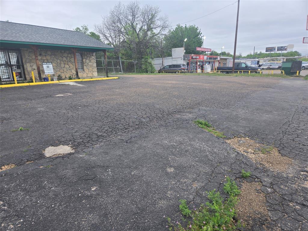 4208 Benbrook Highway Property Photo 21