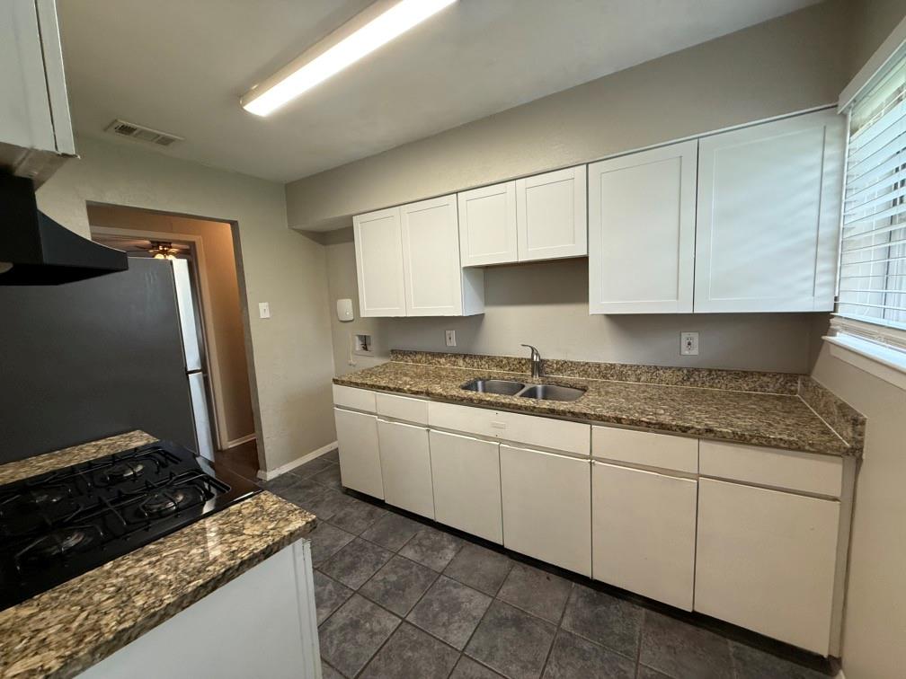6311 Silvery Moon Drive Property Photo 27