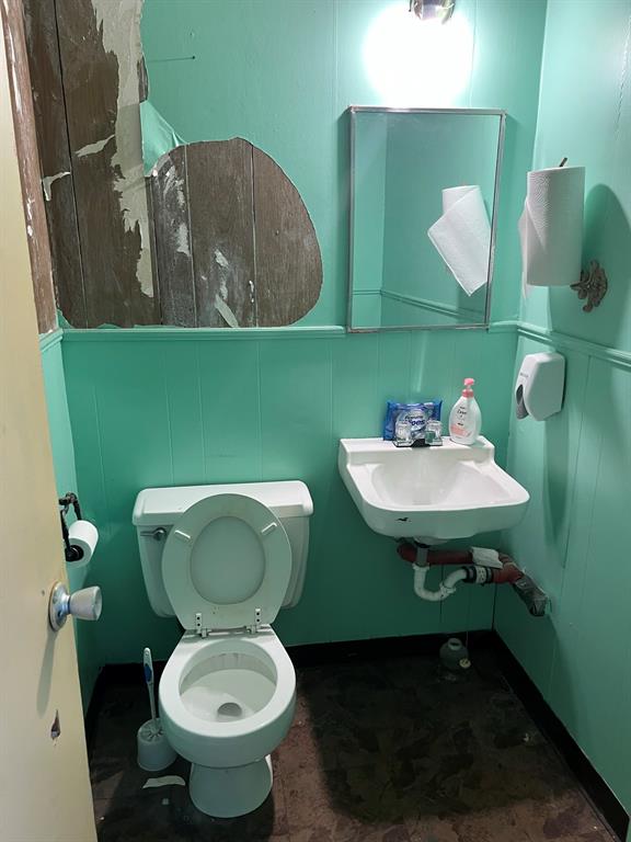 115 E Tyler Street Property Photo 5