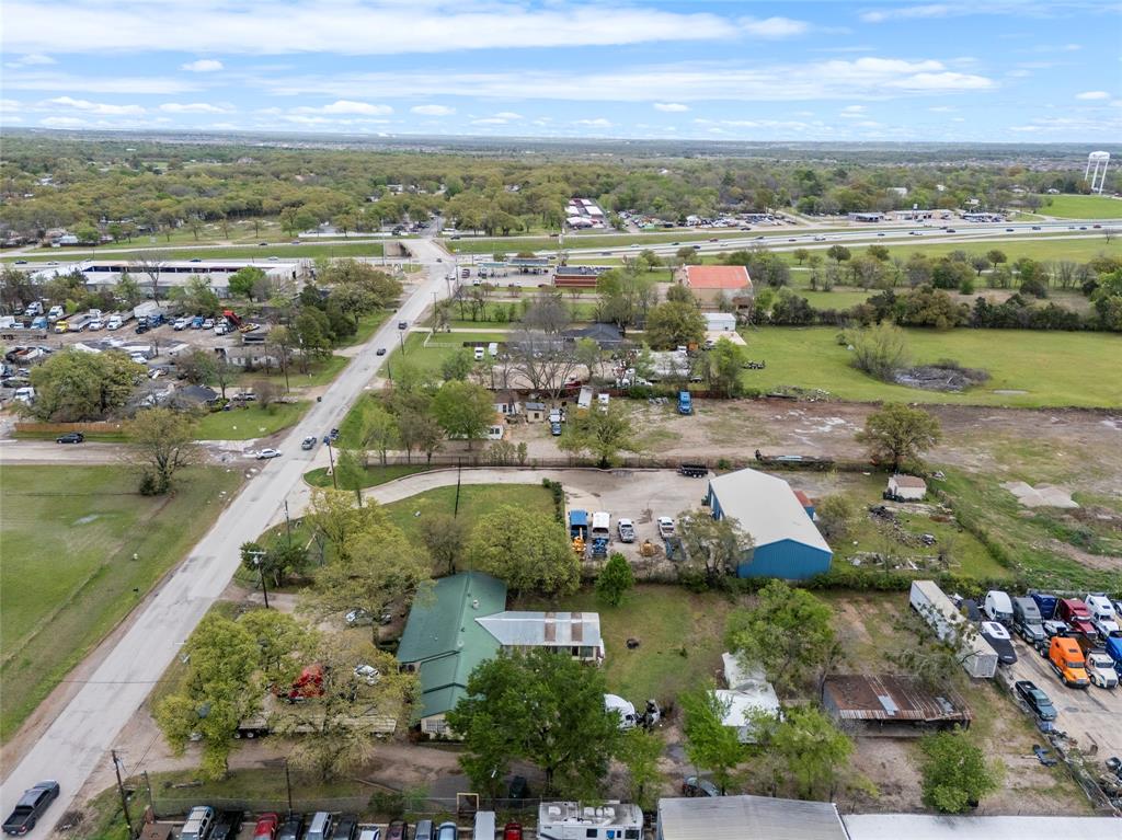 303 W Simonds Road Property Photo 8
