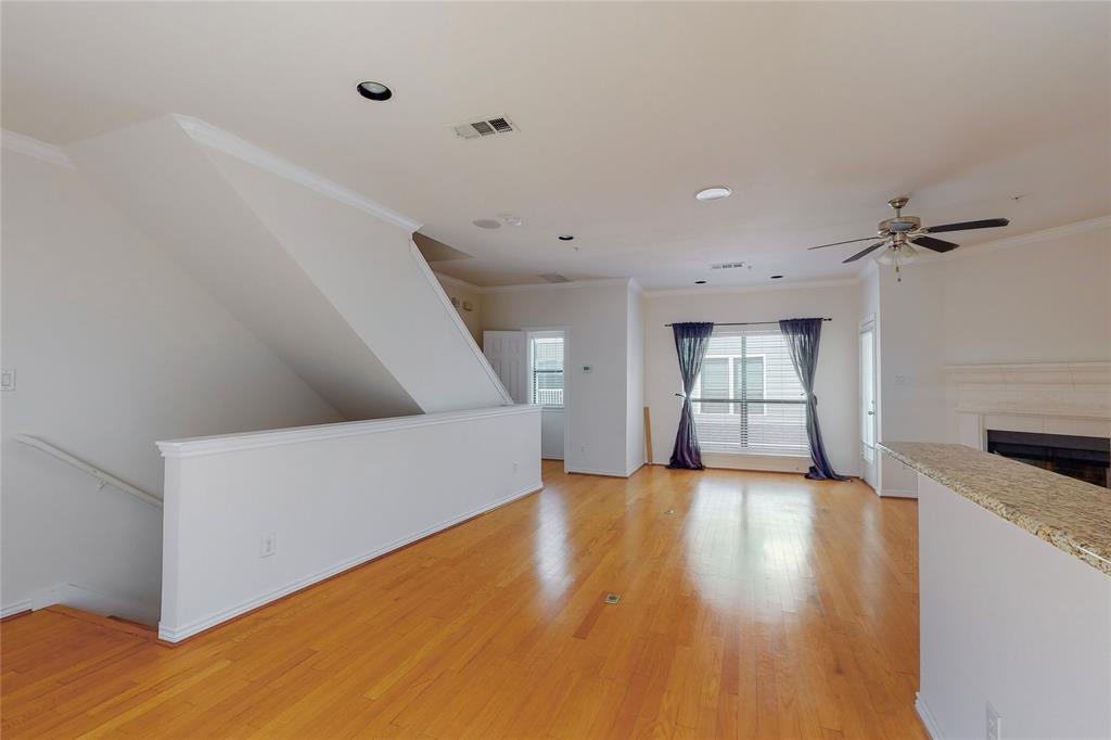 2415 Stutz Drive H Property Photo 1