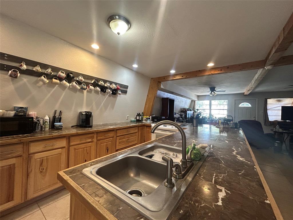 1015 Comanche Cove Drive Property Photo 14