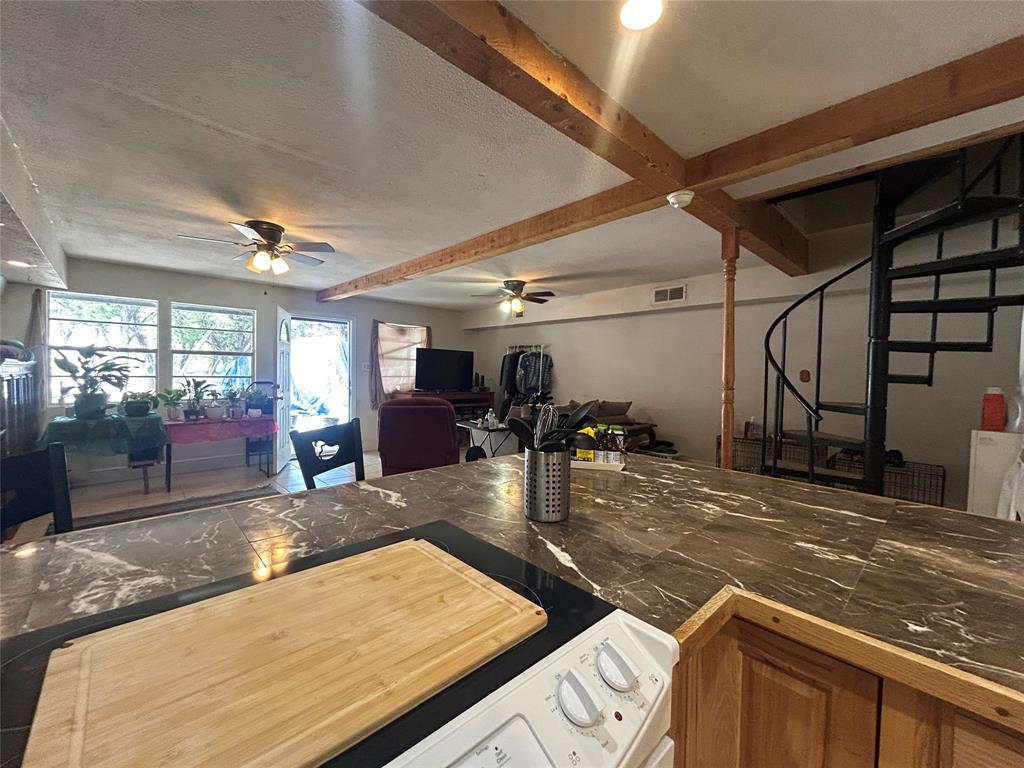 1015 Comanche Cove Drive Property Photo 18