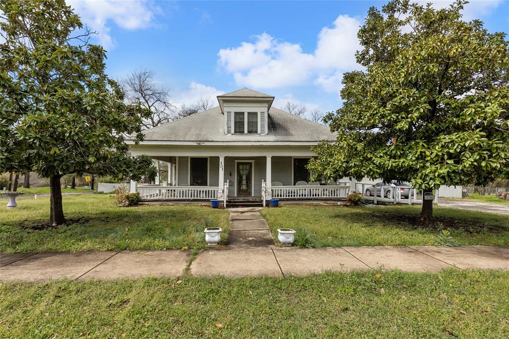 301 1st Street Property Photo