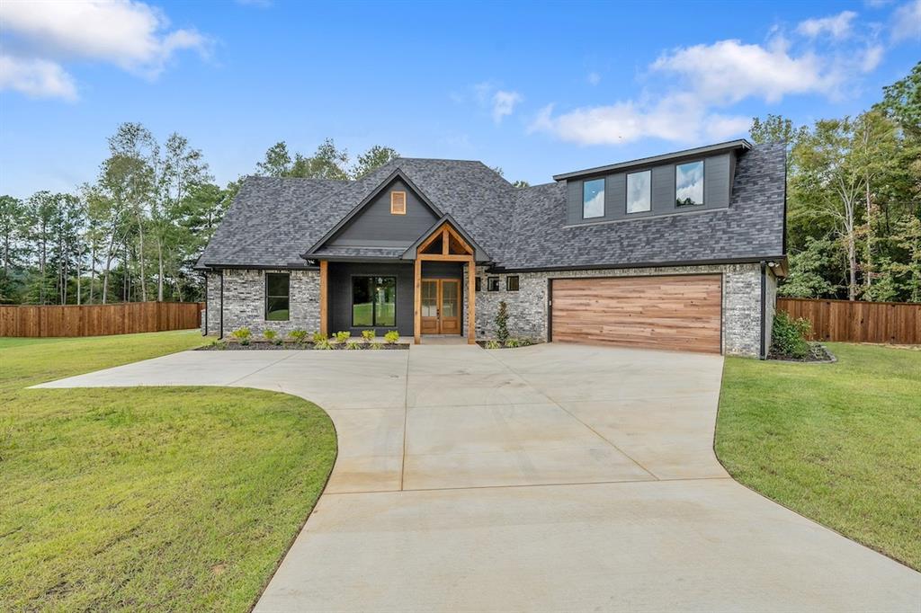 135 Thorn Briar Trail Property Photo 1