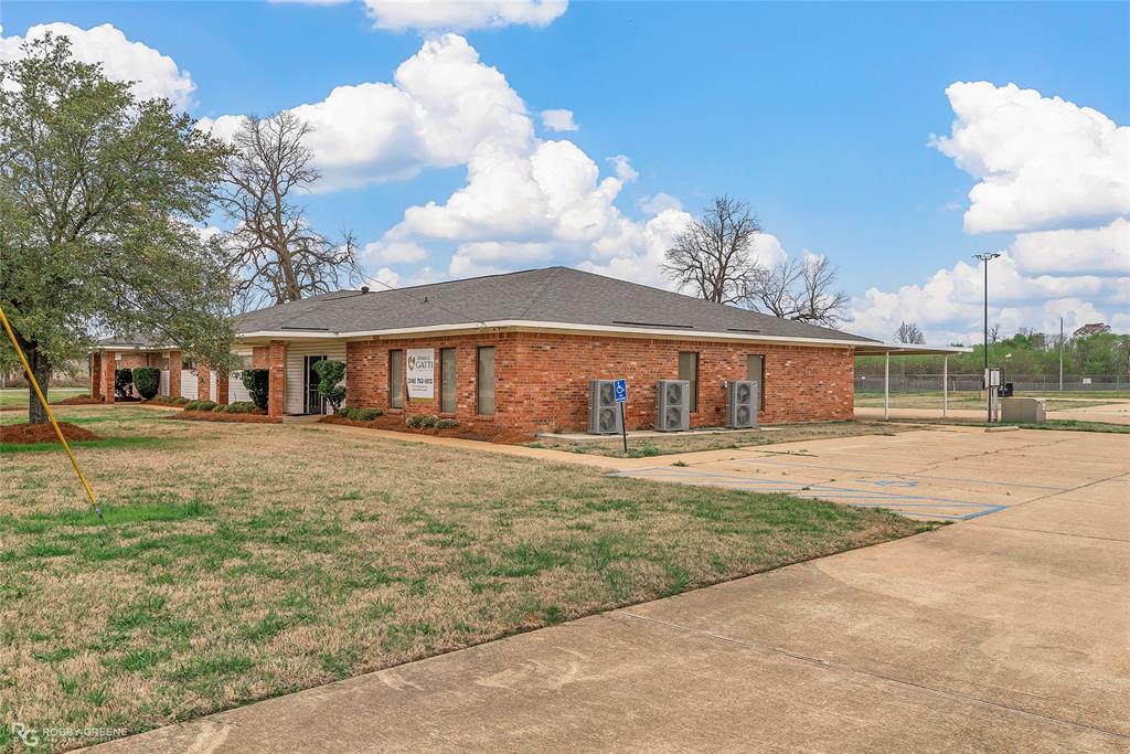 4723 Viking Drive Property Photo 2