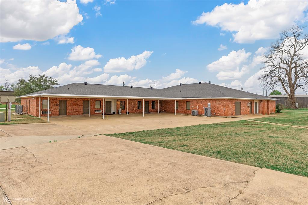 4723 Viking Drive Property Photo 6