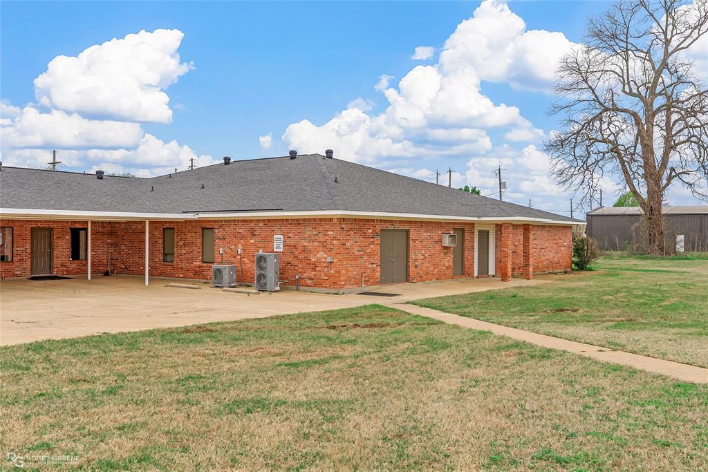 4723 Viking Drive Property Photo 7