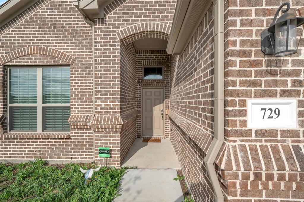729 Vaquero Street Property Photo