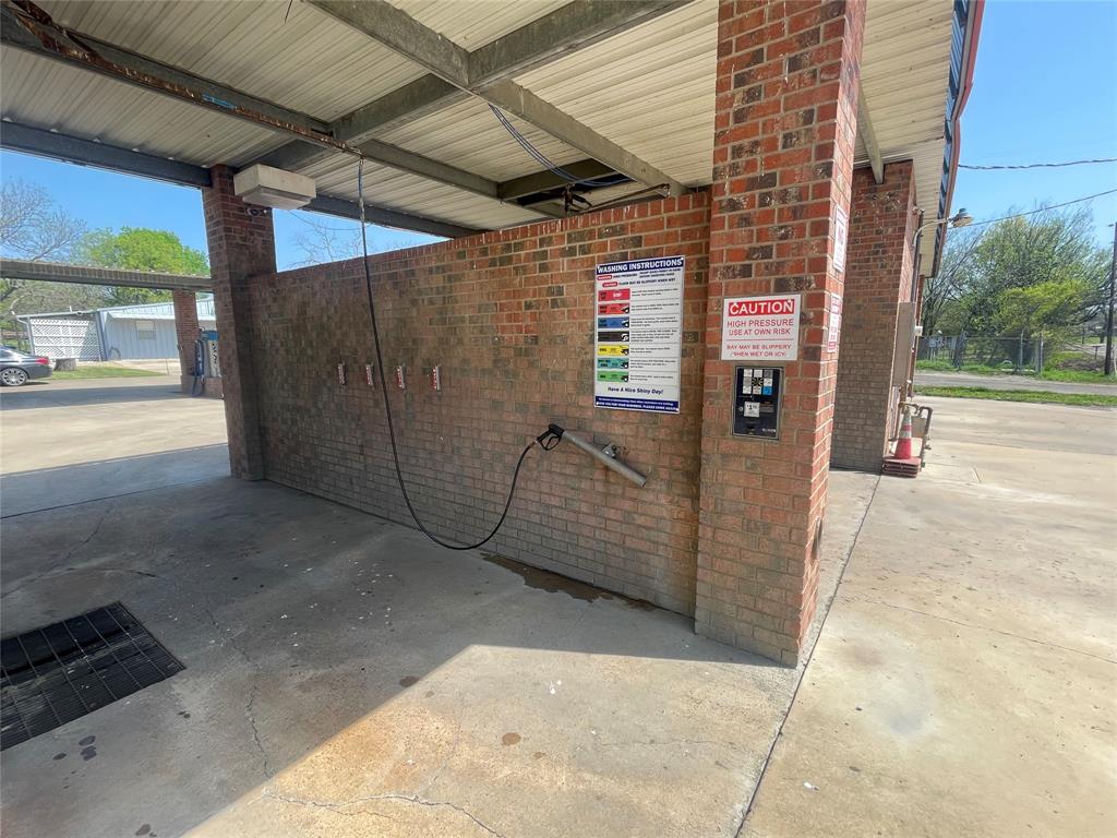 1201 W Dallas Avenue Property Photo 17