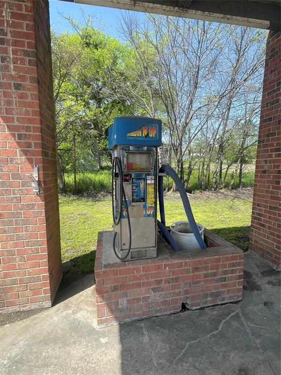 1201 W Dallas Avenue Property Photo 19