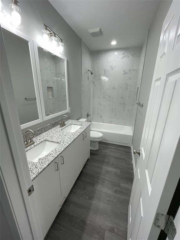 621 W Elm Street Property Photo 13