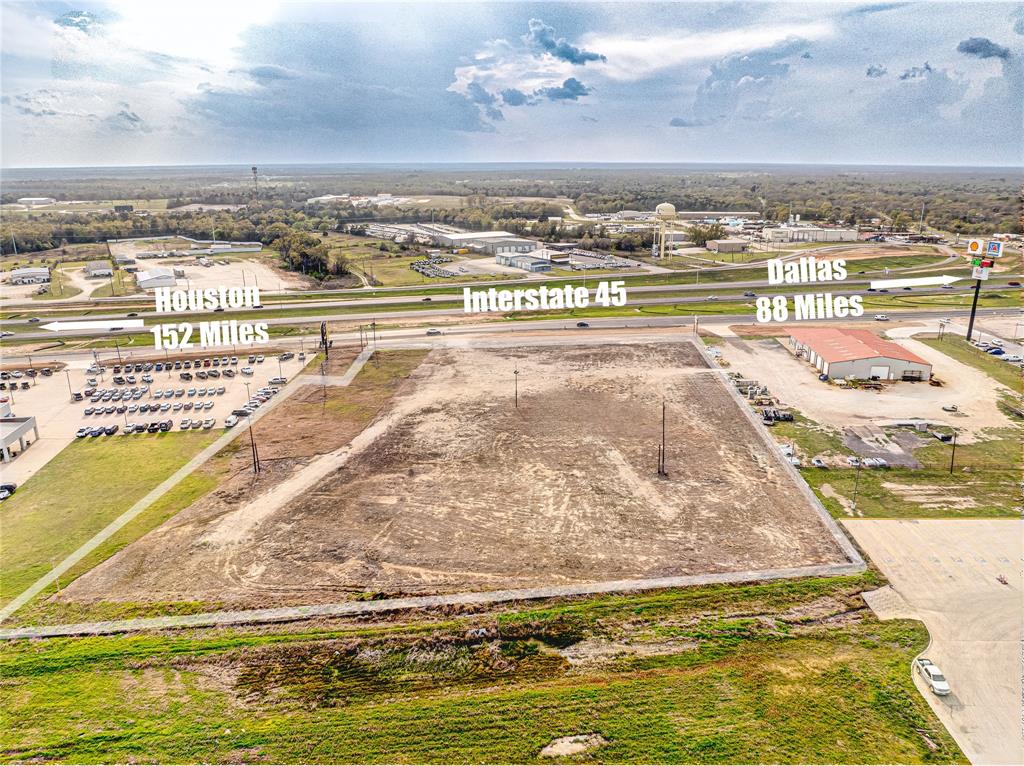 350 Interstate 45 Property Photo 1