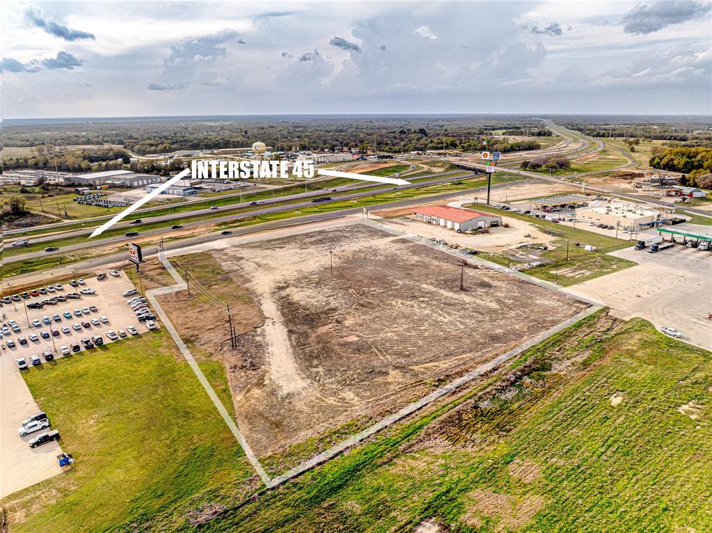 350 Interstate 45 Property Photo 3