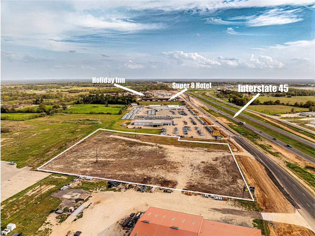 350 Interstate 45 Property Photo 6