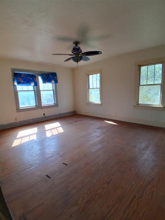 208 E 4th Street Property Photo 14