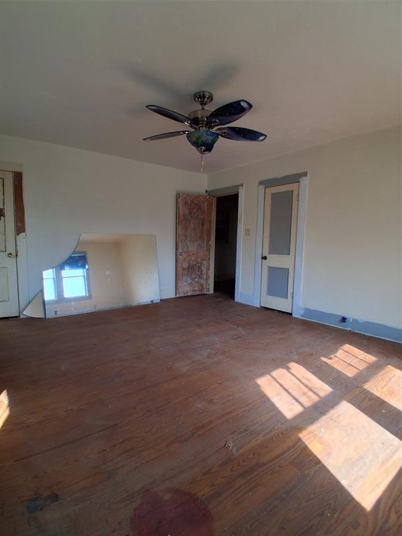 208 E 4th Street Property Photo 15