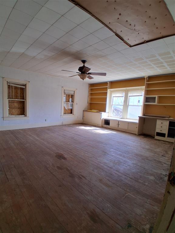 208 E 4th Street Property Photo 19