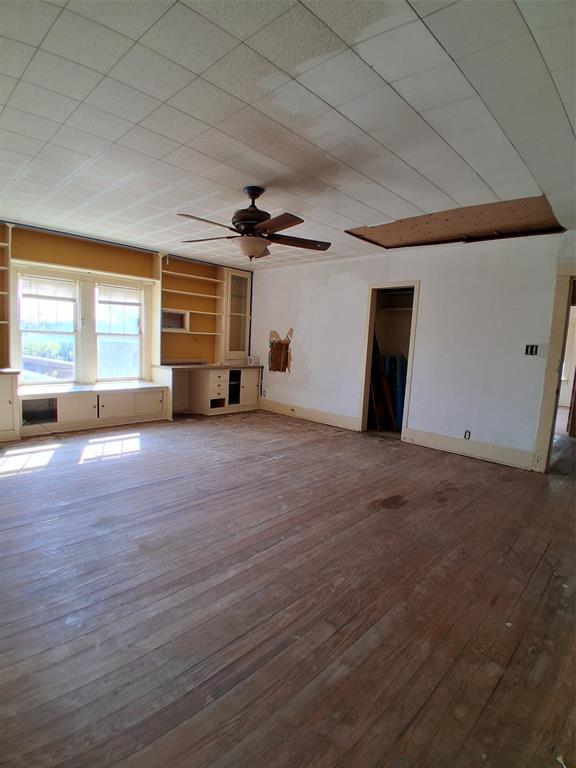 208 E 4th Street Property Photo 20