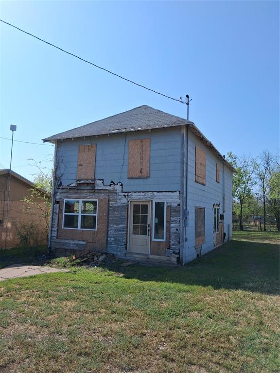208 E 4th Street Property Photo 21