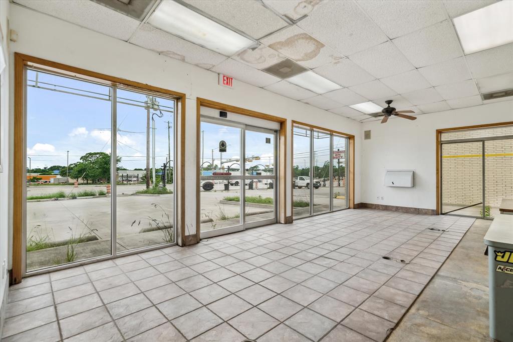 94 N State Highway 205 Highway Property Photo 3