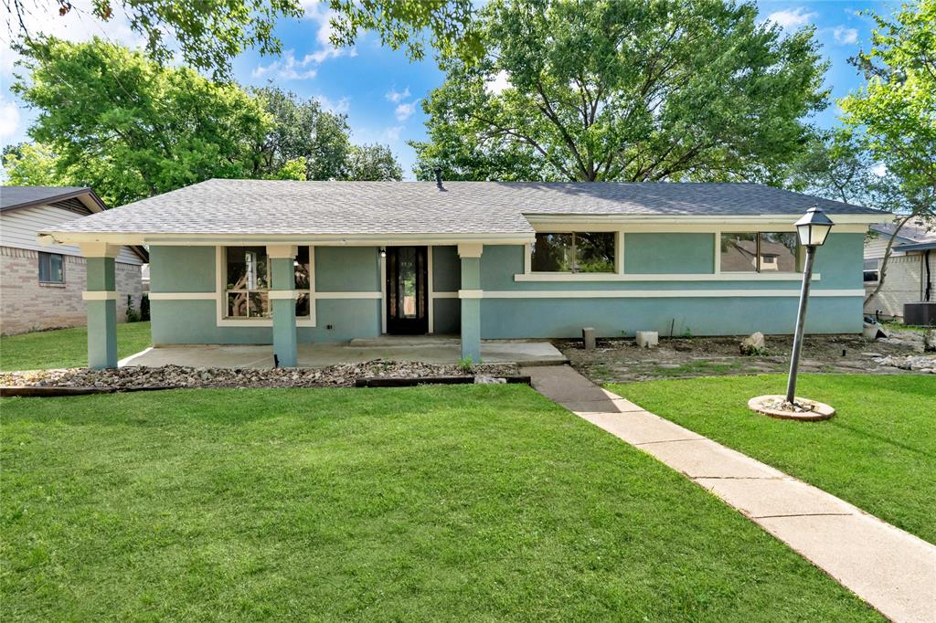 2416 Glacier Street Property Photo