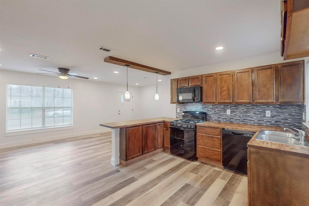 11613 Lippitt Avenue Property Photo