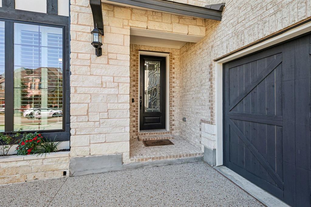 912 Southern Hills Way Property Photo 4