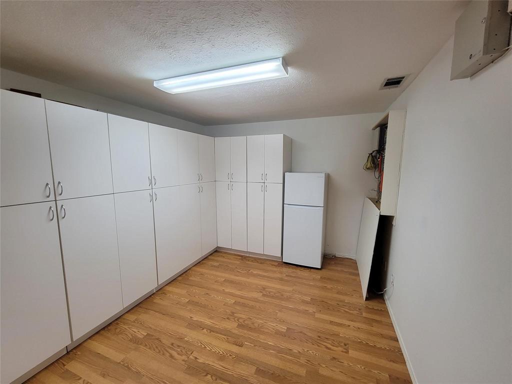7651 Main Street Property Photo 9